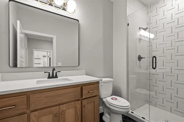 $1,049,896 | 8732 North Lewis Avenue, Kansas City, MO 64157