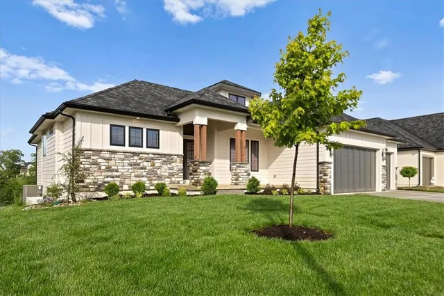 $1,049,896 | 8732 North Lewis Avenue, Kansas City, MO 64157