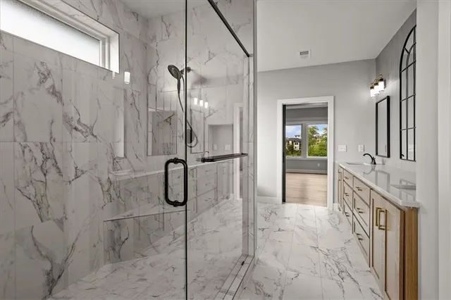 $1,049,896 | 8732 North Lewis Avenue, Kansas City, MO 64157