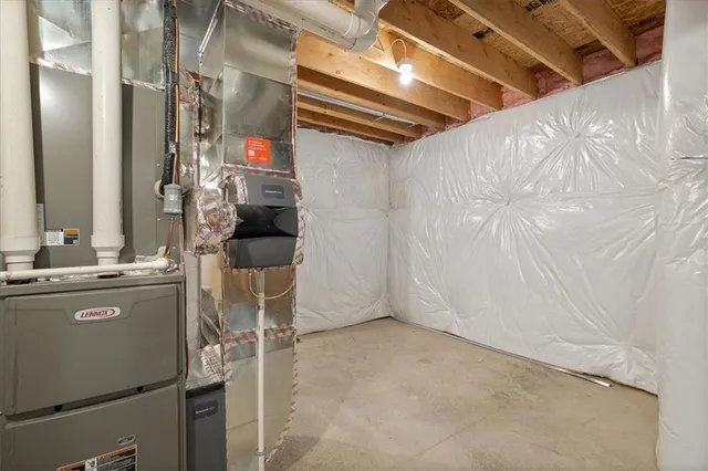 $1,049,896 | 8732 North Lewis Avenue, Kansas City, MO 64157