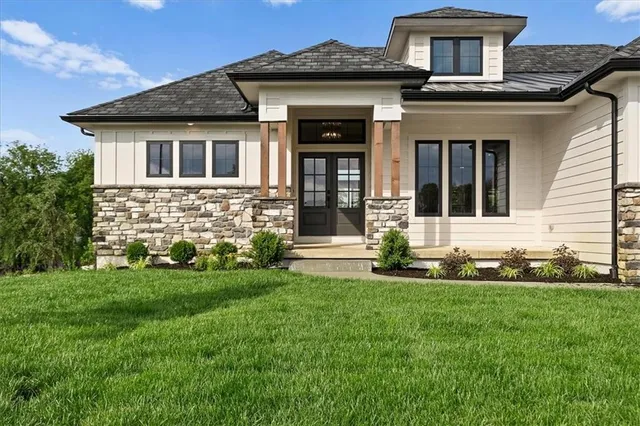 $1,049,896 | 8732 North Lewis Avenue, Kansas City, MO 64157