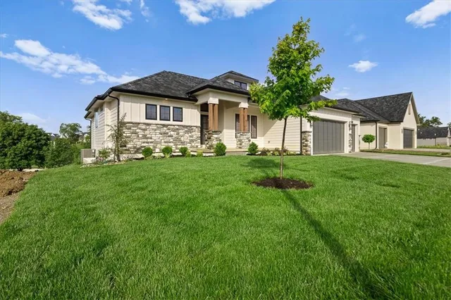 $1,049,896 | 8732 North Lewis Avenue, Kansas City, MO 64157