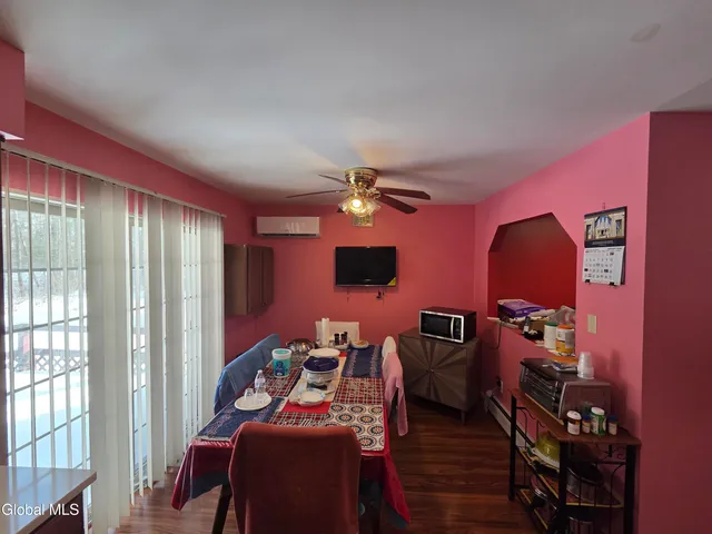 $399,999 | 7 Woodridge Circle, Halfmoon, NY 12065