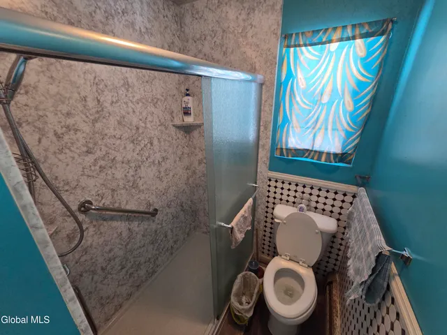 $399,999 | 7 Woodridge Circle, Halfmoon, NY 12065