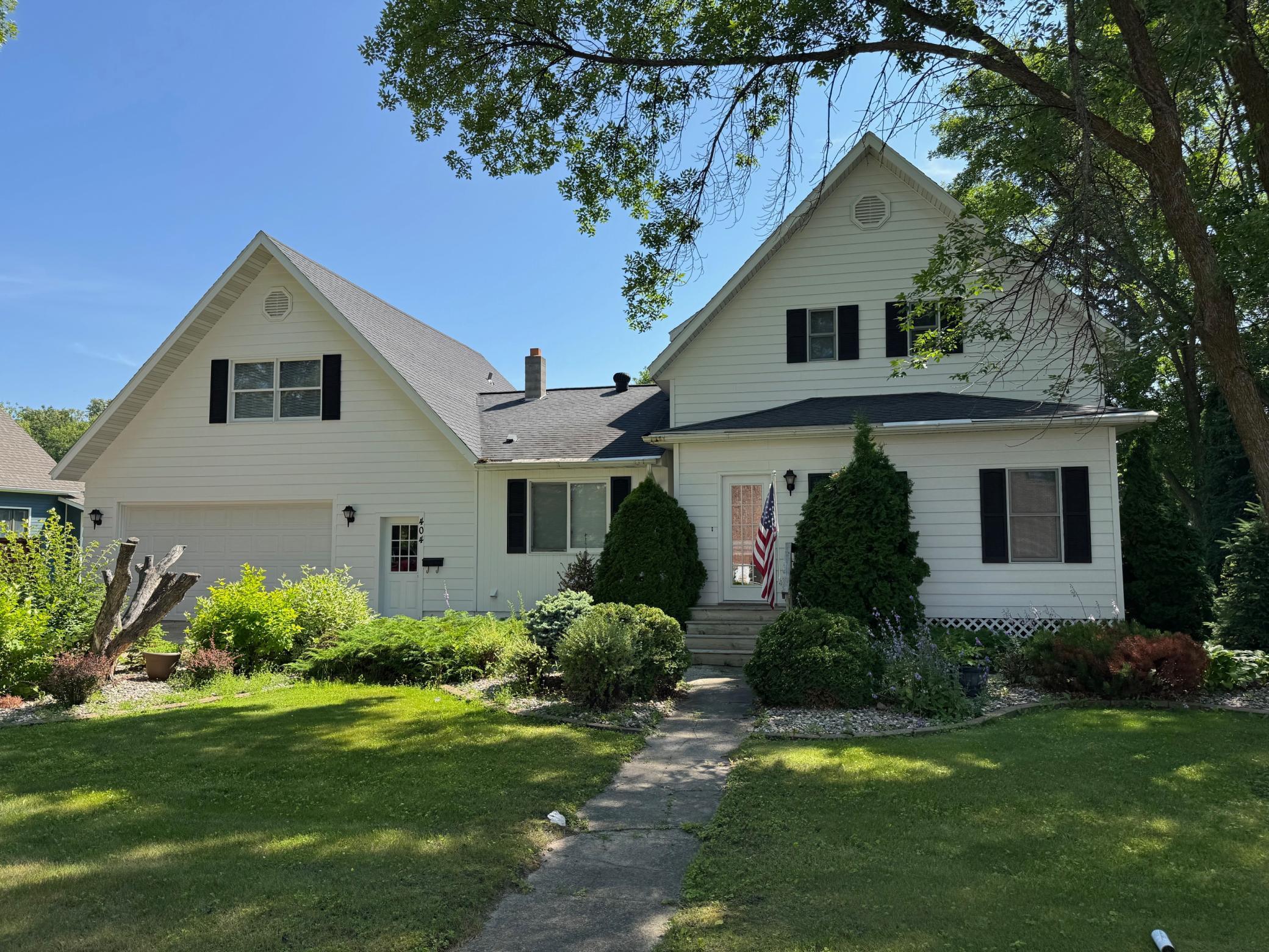 404 Main Avenue North Roseau, MN 56751 - Photo 1 of 26