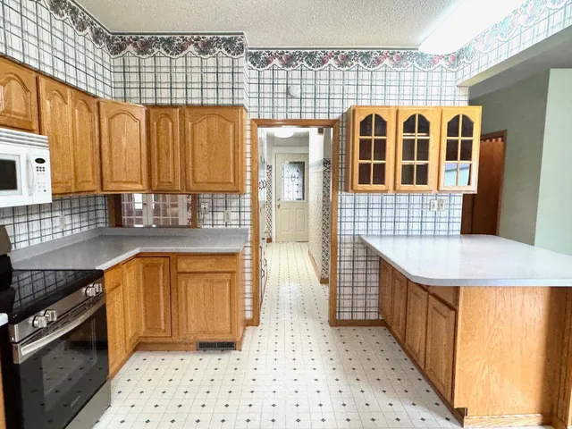 $248,100 | 404 Main Avenue North, Roseau, MN 56751