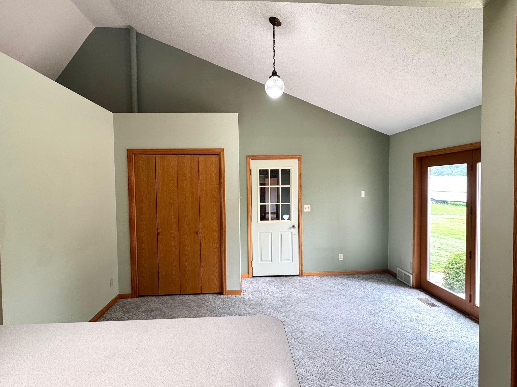 404 Main Avenue North Roseau, MN 56751 - Photo 4 of 26