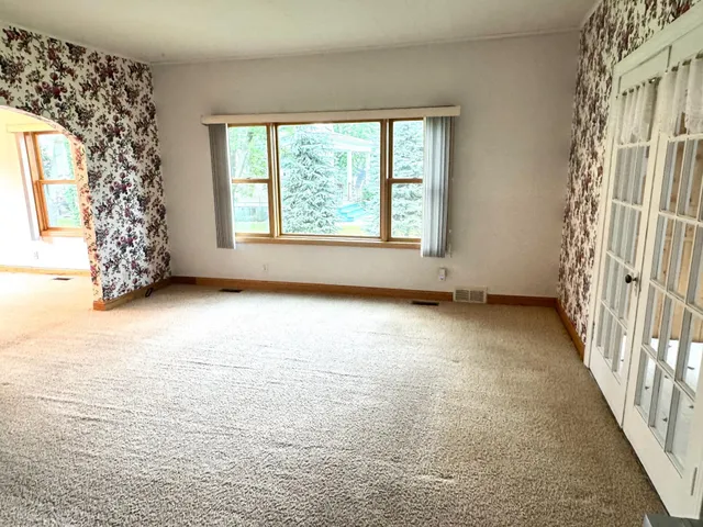 $248,100 | 404 Main Avenue North, Roseau, MN 56751