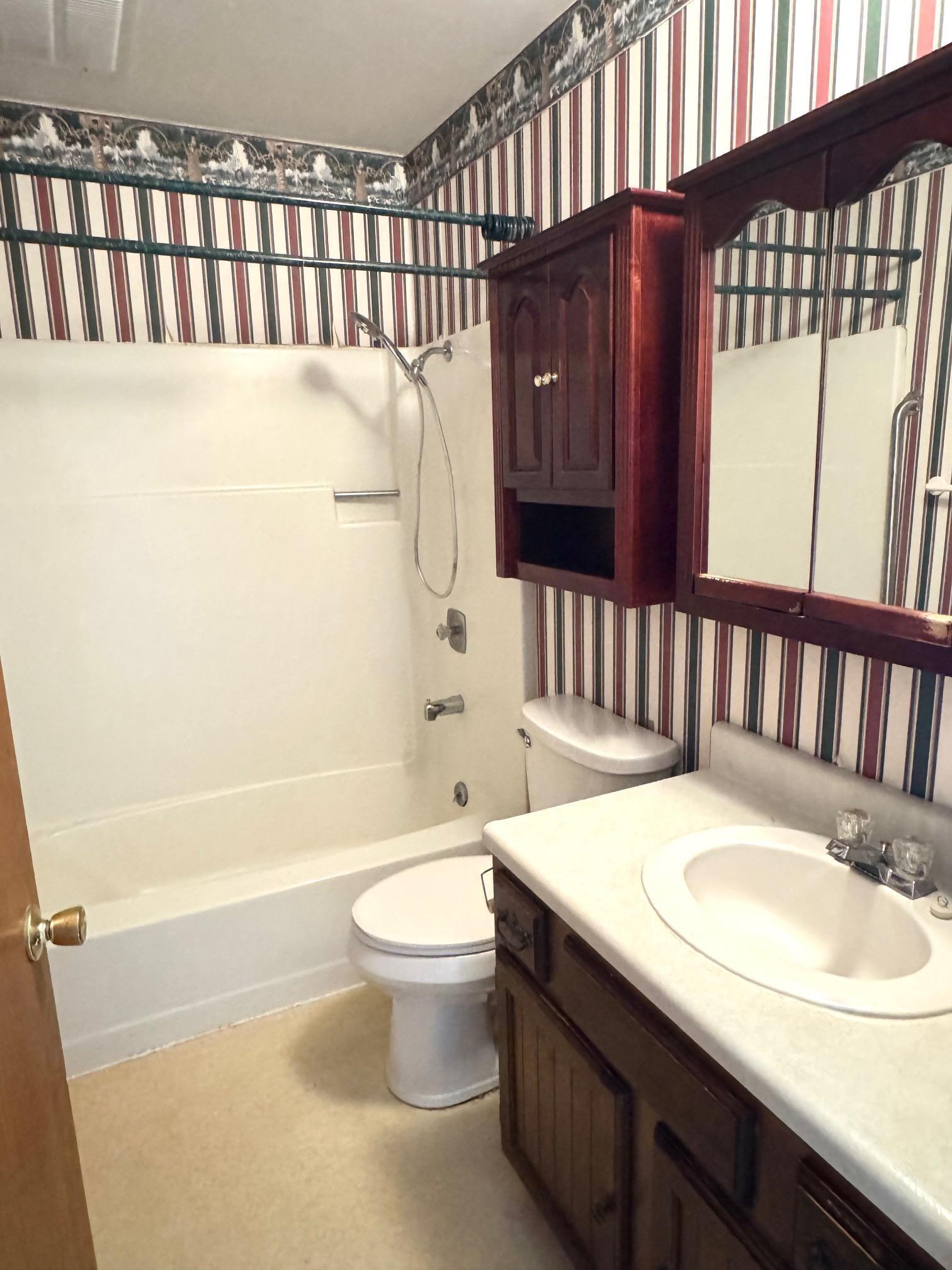 404 Main Avenue North Roseau, MN 56751 - Photo 9 of 26