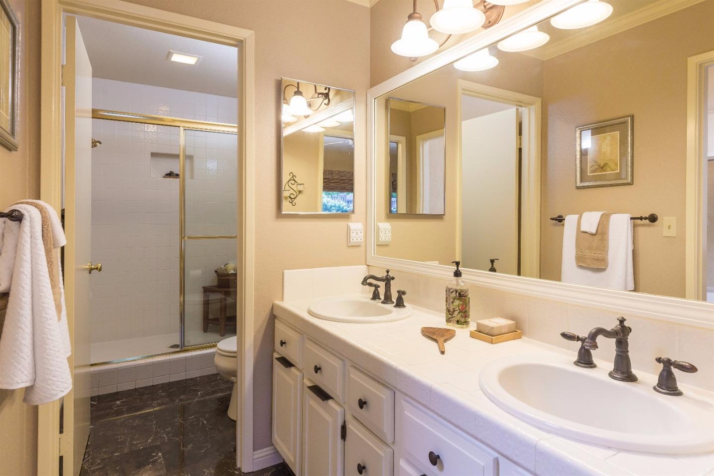 8880 Rancho Hills Drive Gilroy, CA 95020 - Photo 13 of 27 Gallery Image 13