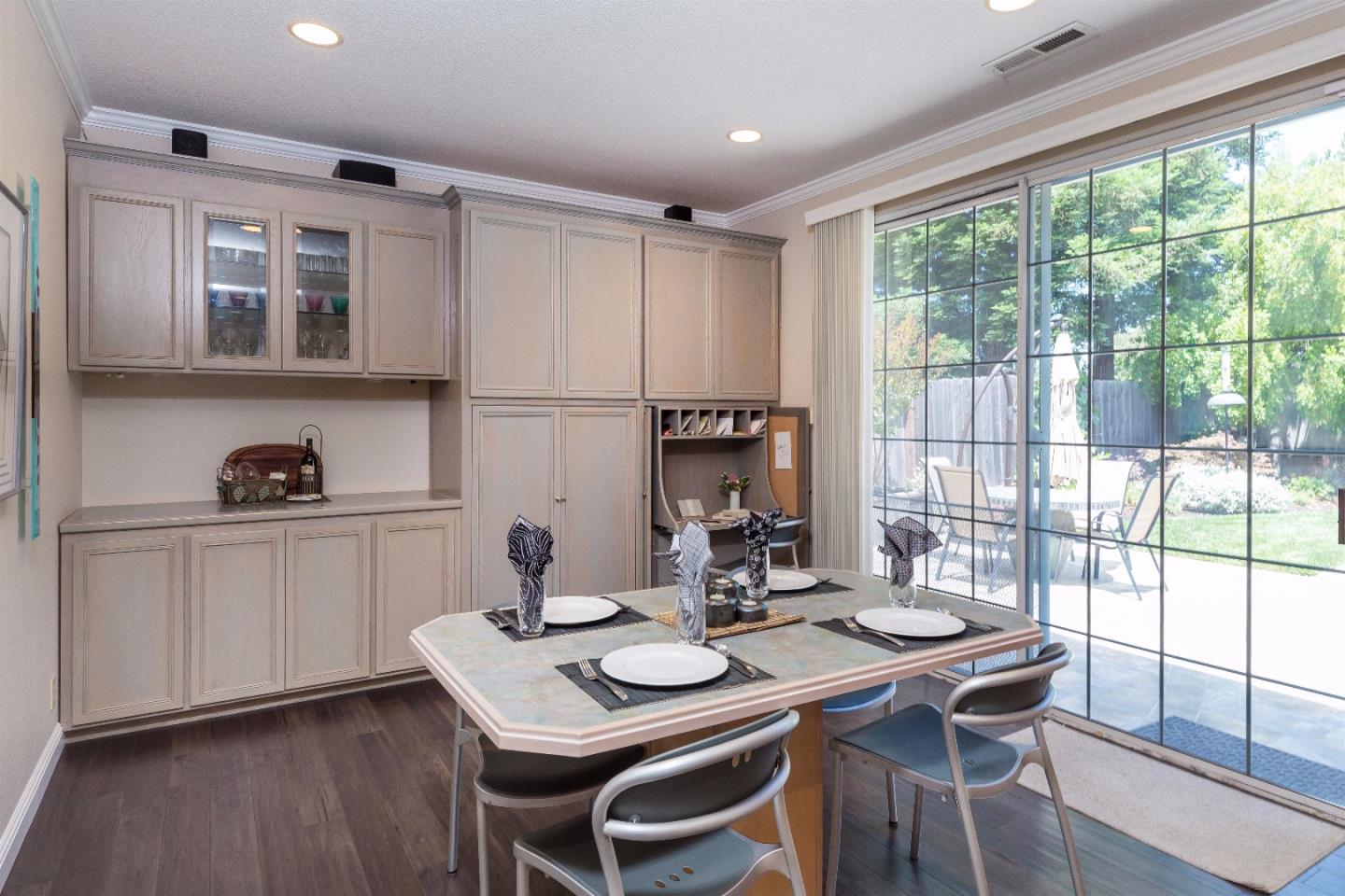 8880 Rancho Hills Drive Gilroy, CA 95020 - Photo 6 of 27 Gallery Image 6