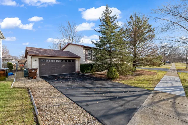 $324,900 | 19929 South Schoolhouse Road, Mokena, IL 60448