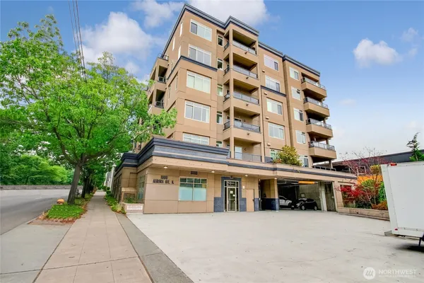 $3,500 | 1000 Aurora Avenue North, Unit 310, Seattle, WA 98109