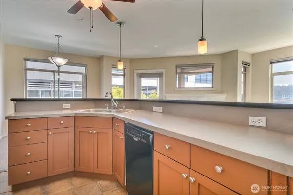 $3,500 | 1000 Aurora Avenue North, Unit 310, Seattle, WA 98109