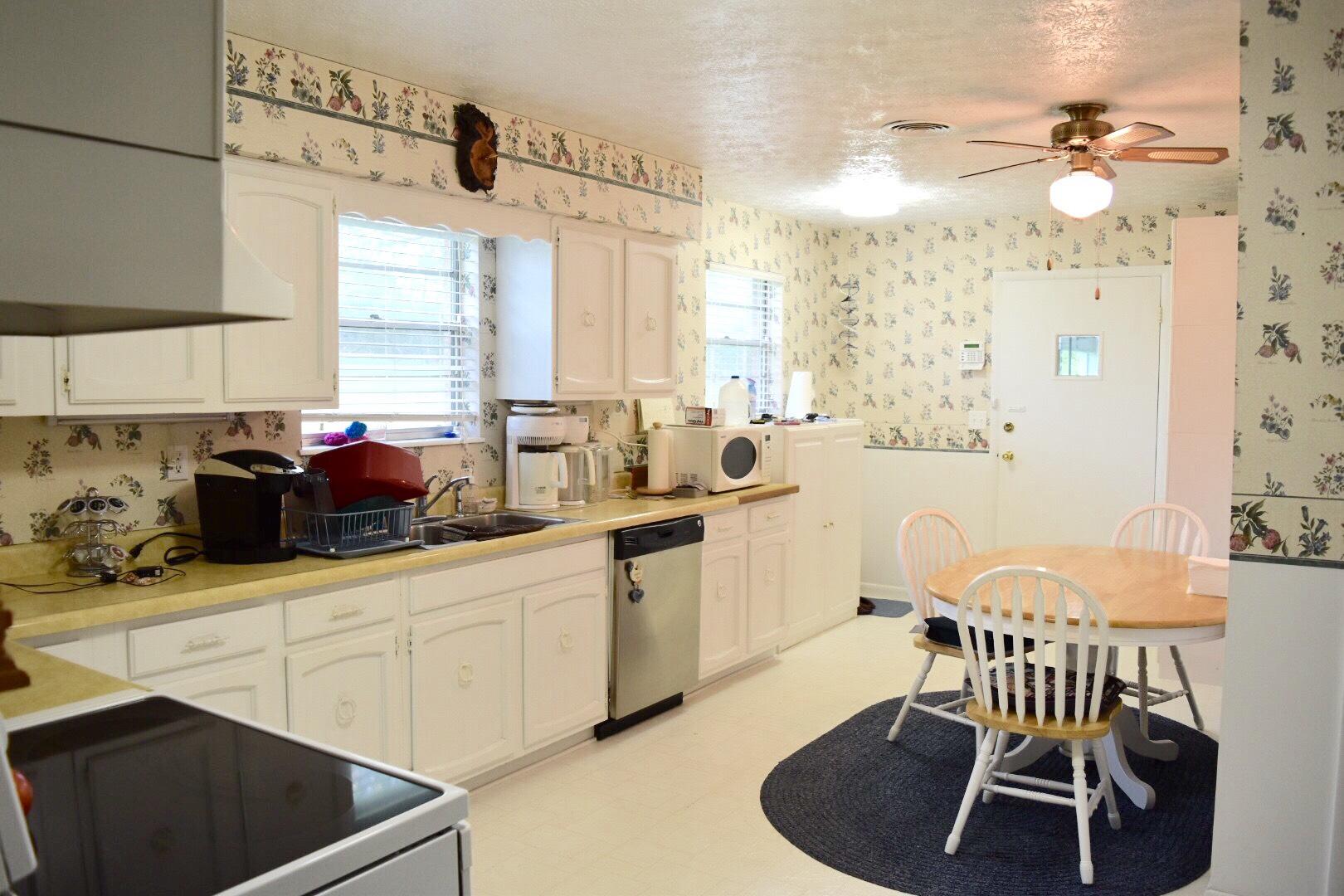 169 Stratford Road Harrogate, TN 37752 - Photo 11 of 20 Eat-in Kitchen