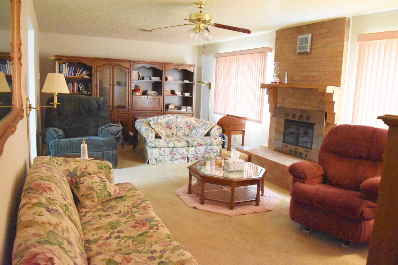 169 Stratford Road Harrogate, TN 37752 - Photo 10 of 20 Living Room 2