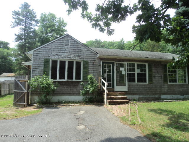 62 Lucy Road Lakewood, NJ 08701 - Photo 1 of 13 DSC05152