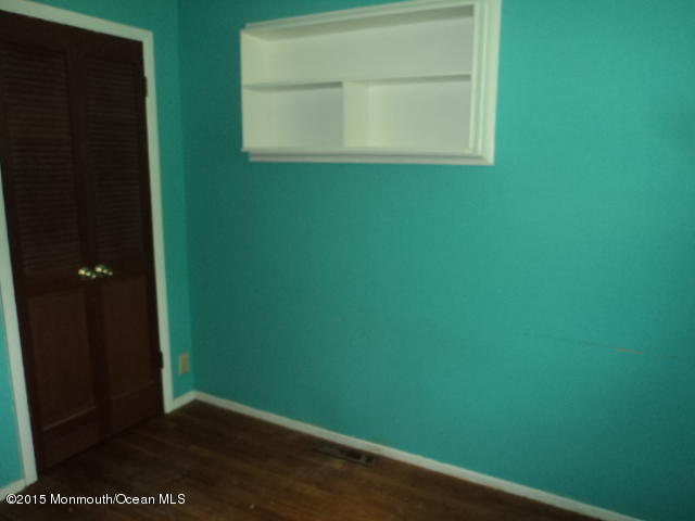 62 Lucy Road Lakewood, NJ 08701 - Photo 3 of 13 DSC05171