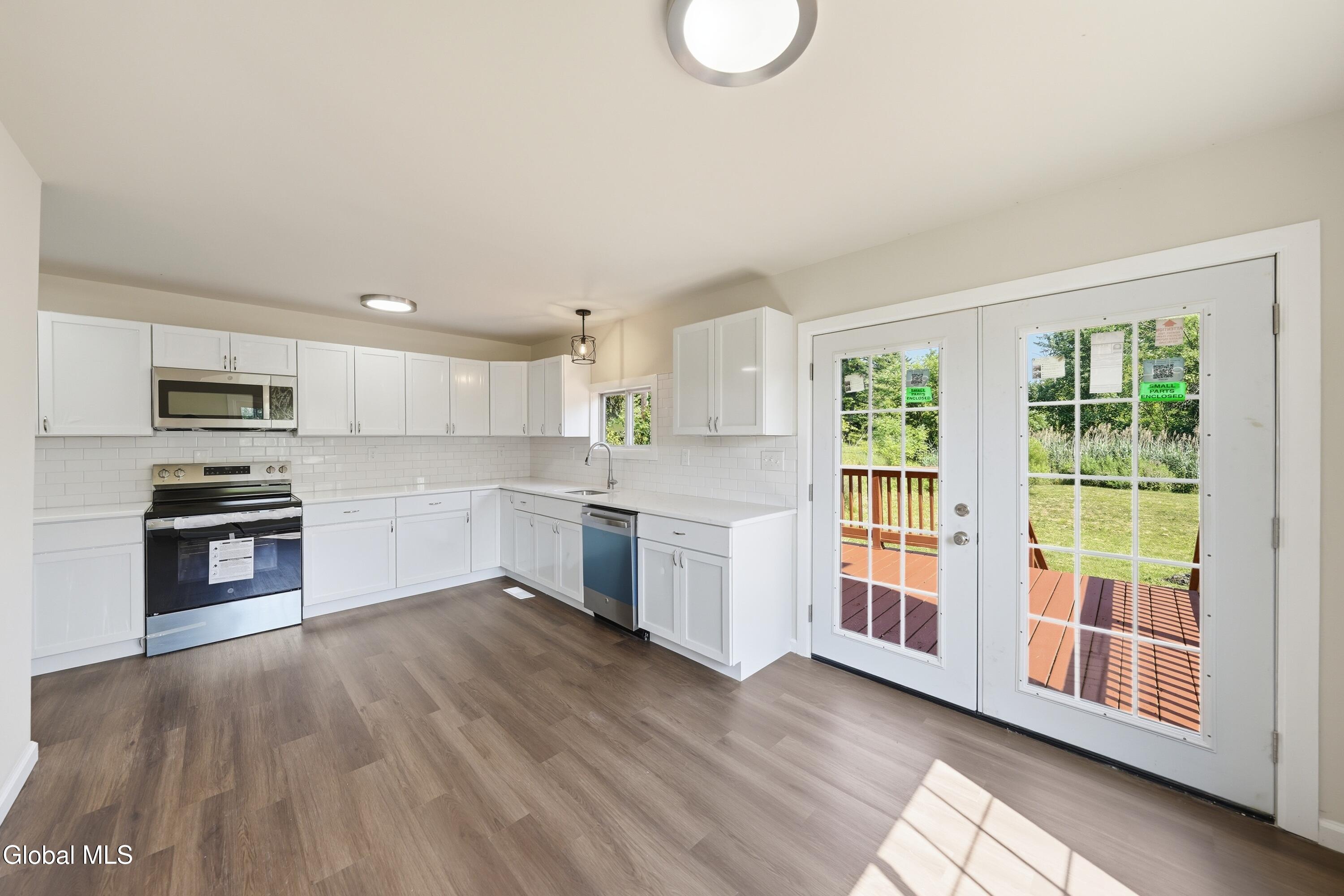 9 Lower Newtown Road Halfmoon, NY 12188 - Photo 11 of 25 Kitchen 2