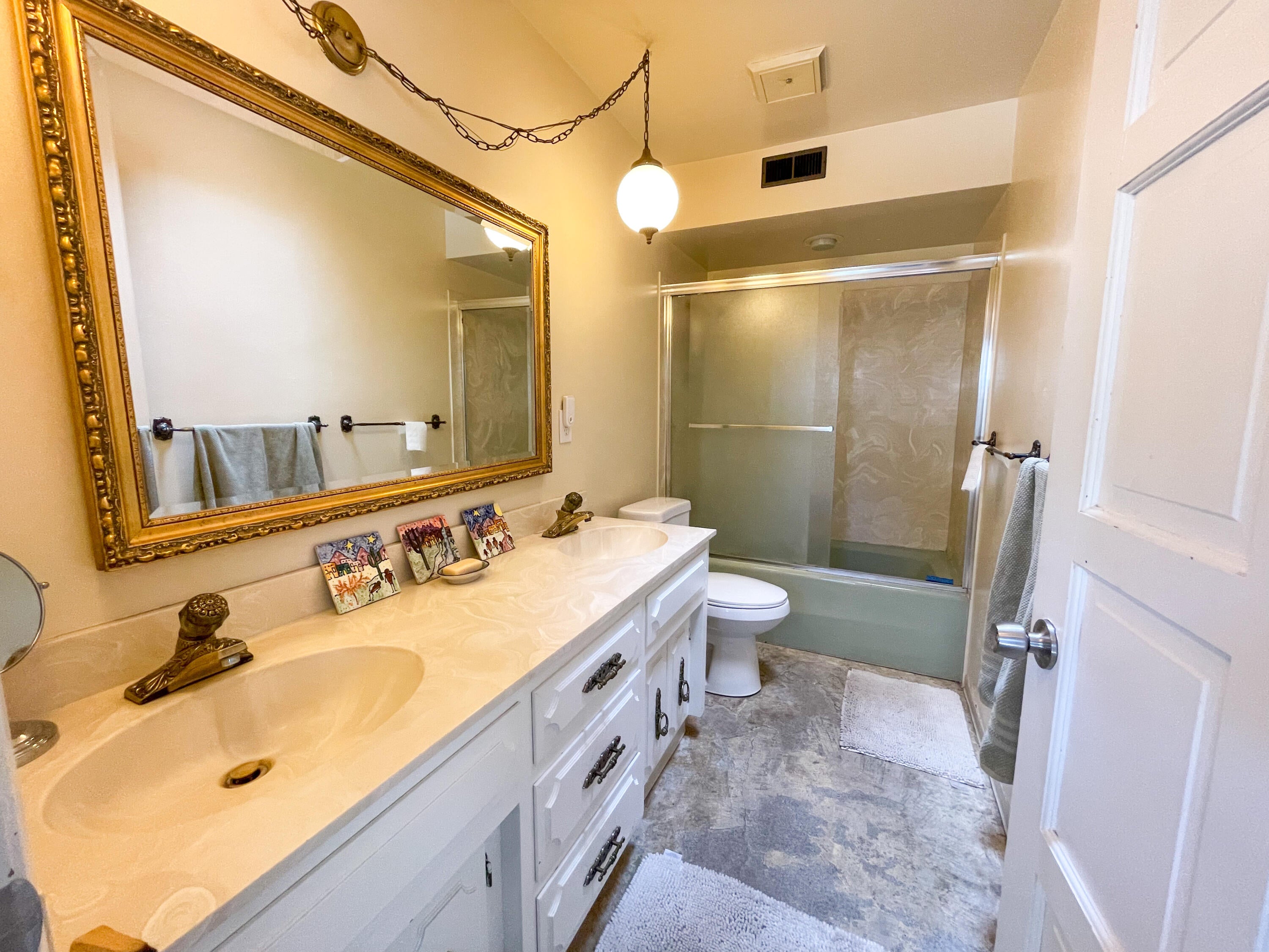 9222 North Applegate Road Grants Pass, OR 97527 - Photo 22 of 30 Bathroom3