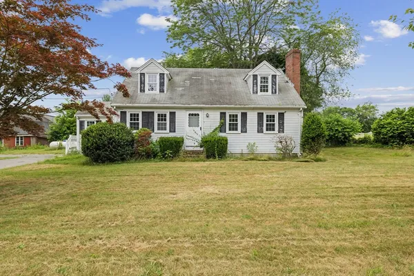 $1,450,000 | 8 North Street, Bridgewater, MA 02324