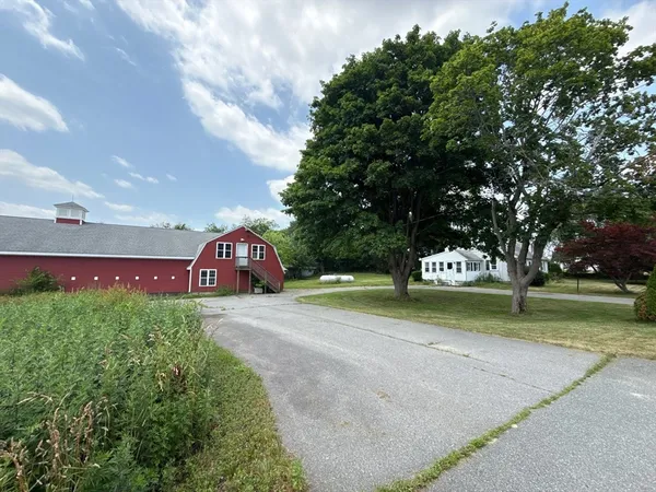 $1,450,000 | 8 North Street, Bridgewater, MA 02324
