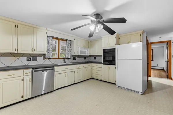 $1,450,000 | 8 North Street, Bridgewater, MA 02324