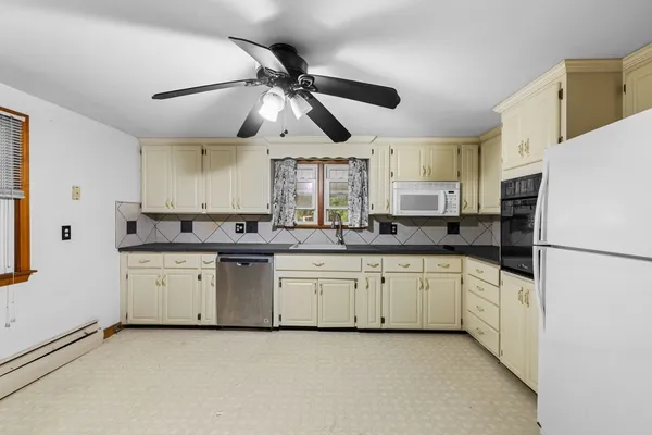 $1,450,000 | 8 North Street, Bridgewater, MA 02324