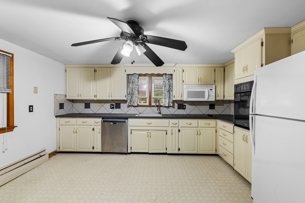 8 North Street Bridgewater, MA 02324 - Photo 6 of 40