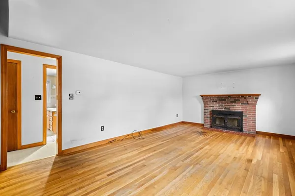 $1,450,000 | 8 North Street, Bridgewater, MA 02324