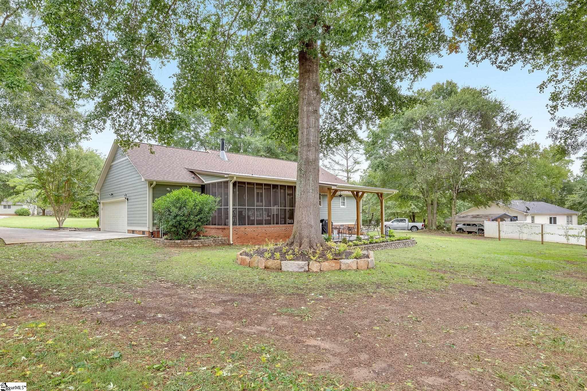 895 Hunter Road Fountain Inn, SC 29644 - Photo 4 of 26