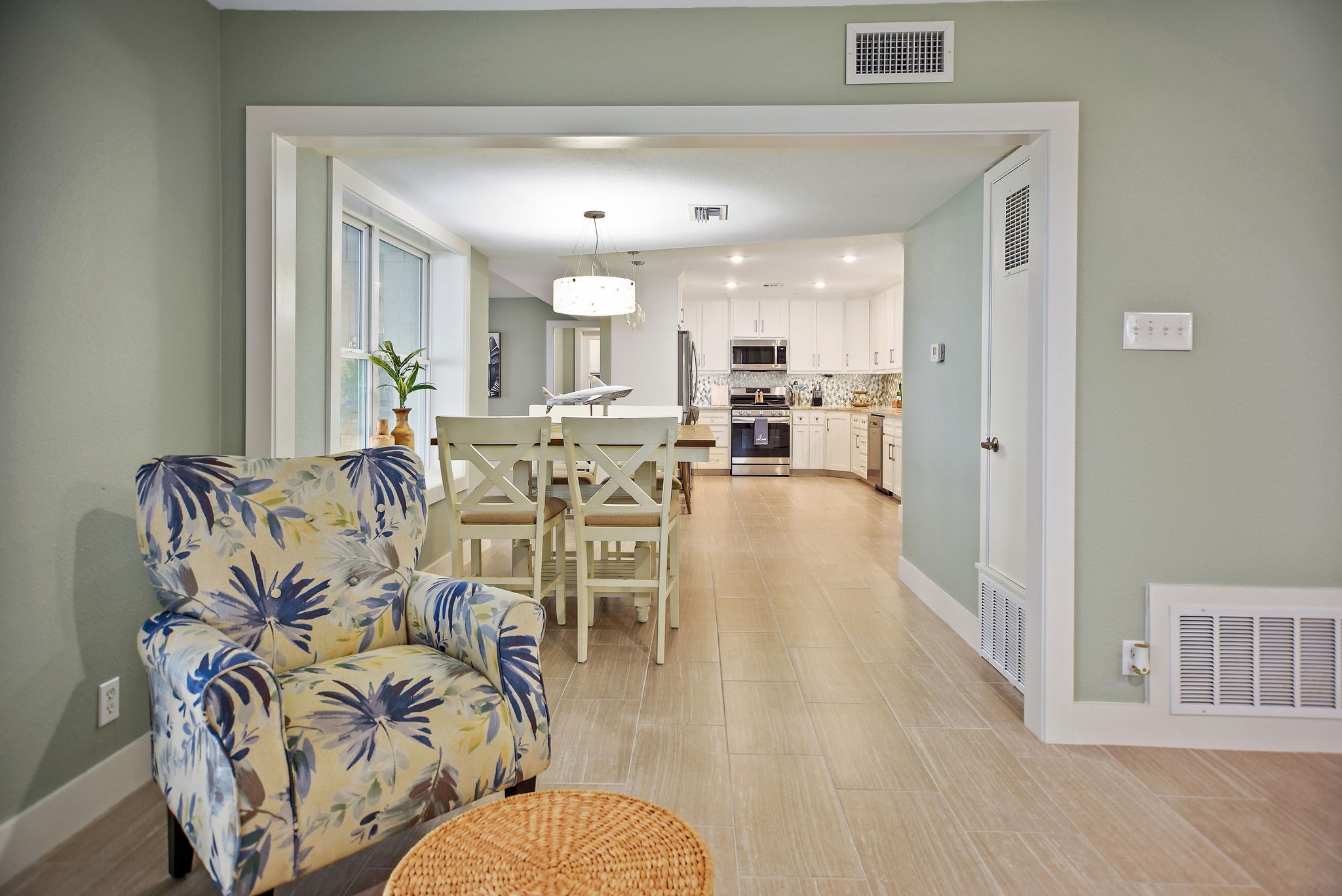 8 Las Brisas Place Port Lavaca, TX 77979 - Photo 20 of 50 a view of a dining room with furniture