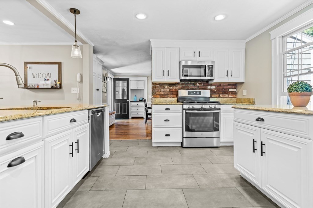 35 Stearns Road Scituate, MA 02066 - Photo 11 of 35 Gallery Image 11