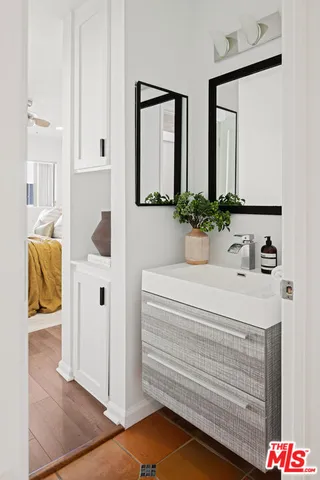 $950,000 | 2500 Abbot Kinney Boulevard, Unit 7, Venice, CA 90291