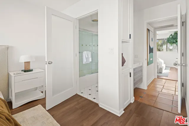 $950,000 | 2500 Abbot Kinney Boulevard, Unit 7, Venice, CA 90291