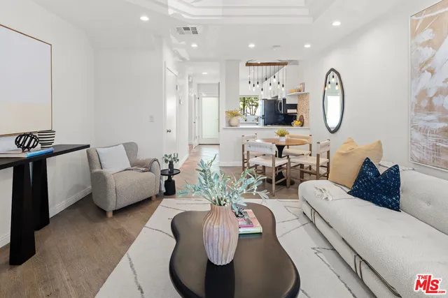 $950,000 | 2500 Abbot Kinney Boulevard, Unit 7, Venice, CA 90291