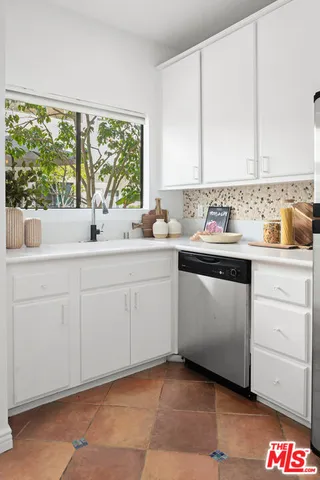 $950,000 | 2500 Abbot Kinney Boulevard, Unit 7, Venice, CA 90291