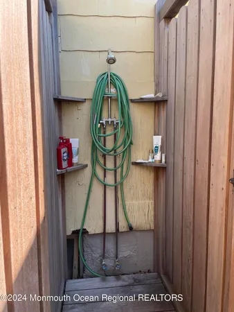 a bird view of a bathroom