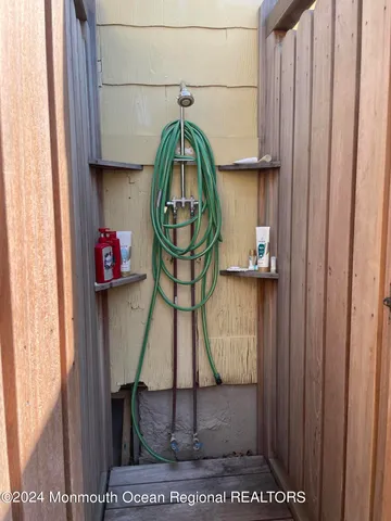 a bird view of a bathroom