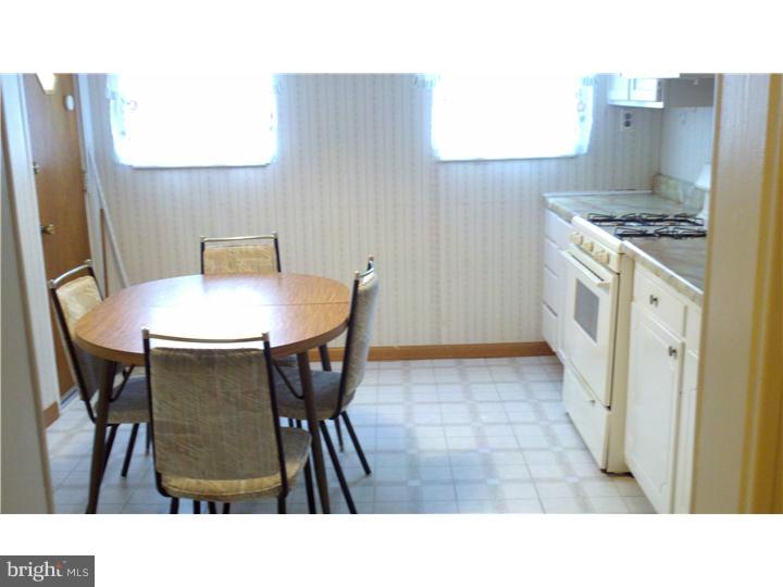 243 Huntley Road Upper Darby, PA 19082 - Photo 15 of 18 Kitchen