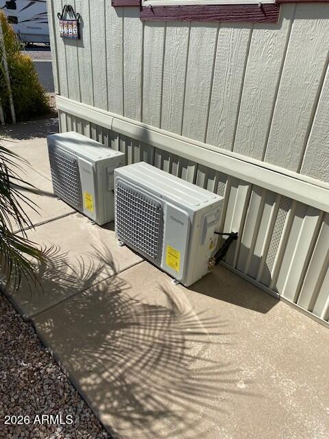301 South Signal Butte Road, Unit 1124 Apache Junction, AZ 85120 - Photo 35 of 41 a view of a balcony with furniture
