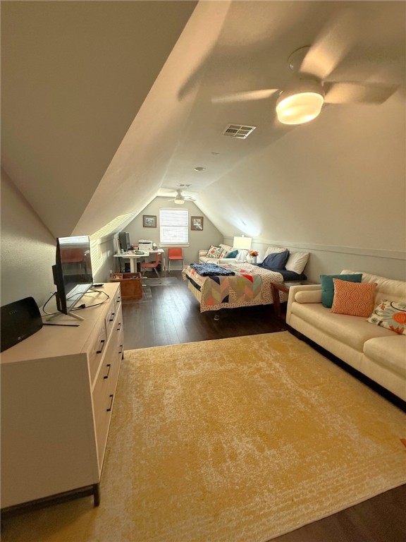 928 Azalea Drive Franklin, TX 77856 - Photo 30 of 37 a living room with furniture and a table