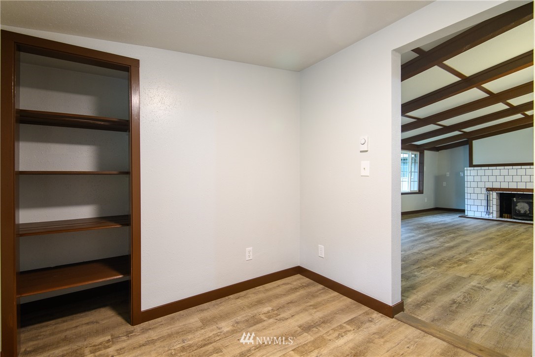 2710 Callow Road Lake Stevens, WA 98258 - Photo 19 of 37 a view of an empty room and fire place