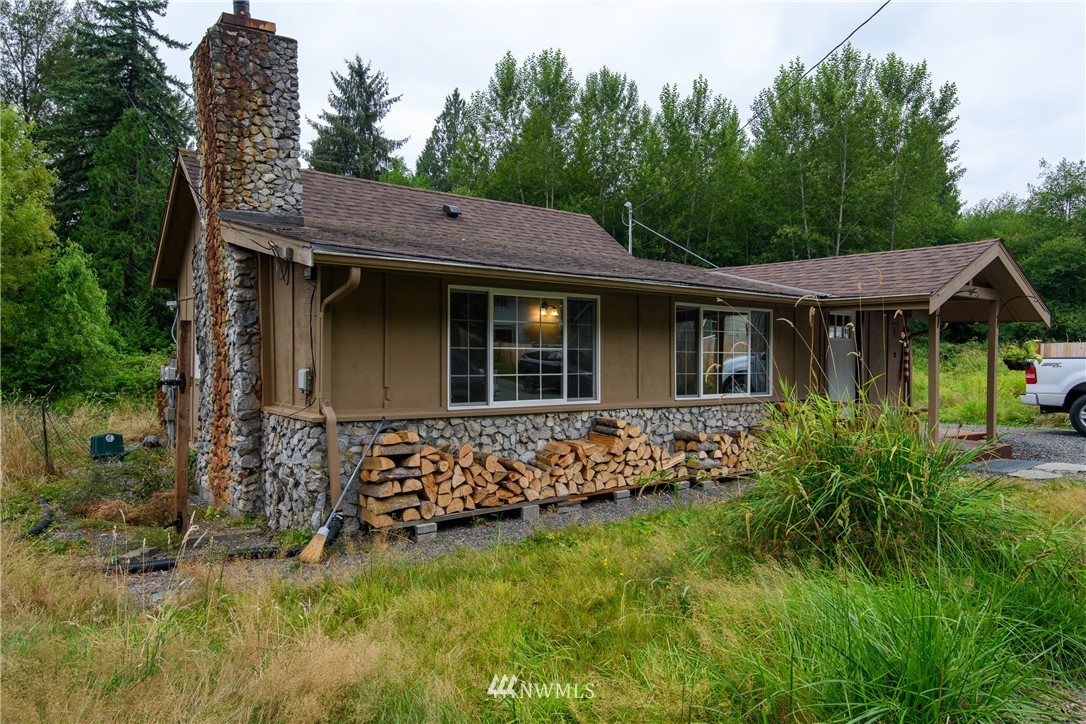 2710 Callow Road Lake Stevens, WA 98258 - Photo 7 of 37 a view of a house with garden