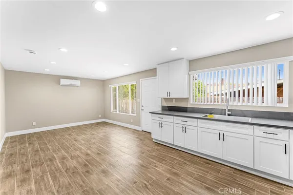 $2,900 | 2417 West Stanford Street, Santa Ana, CA 92704