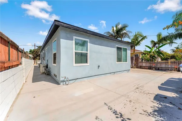 $2,900 | 2417 West Stanford Street, Santa Ana, CA 92704