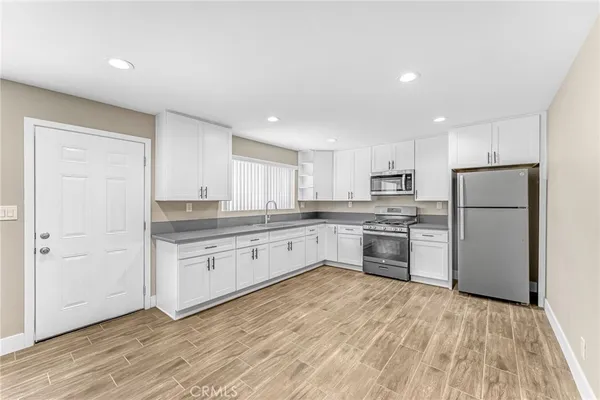 $2,900 | 2417 West Stanford Street, Santa Ana, CA 92704