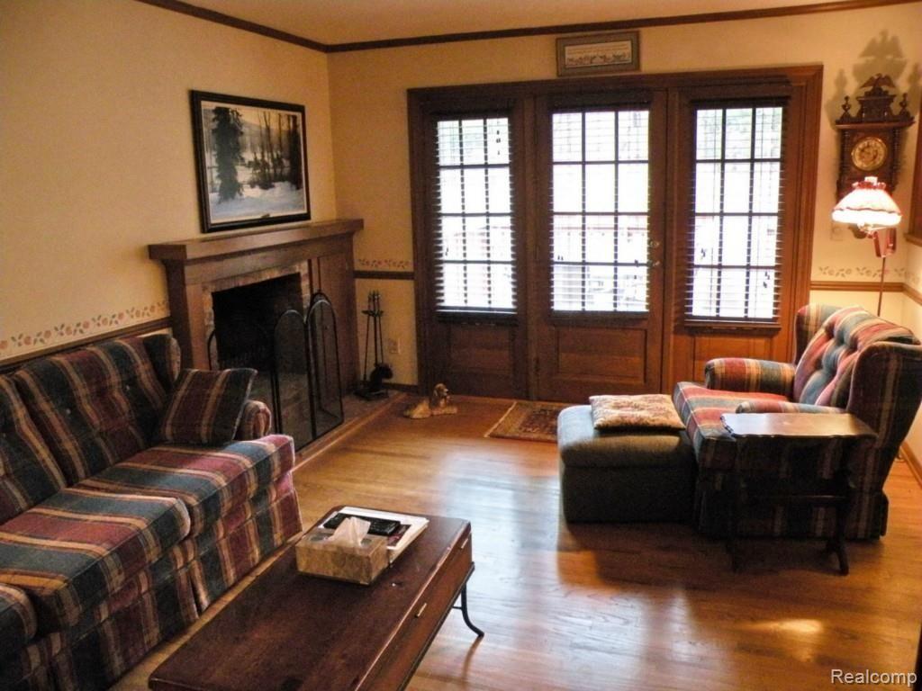 1710 Oakstone Drive Rochester, MI 48309 - Photo 10 of 20 Family Room