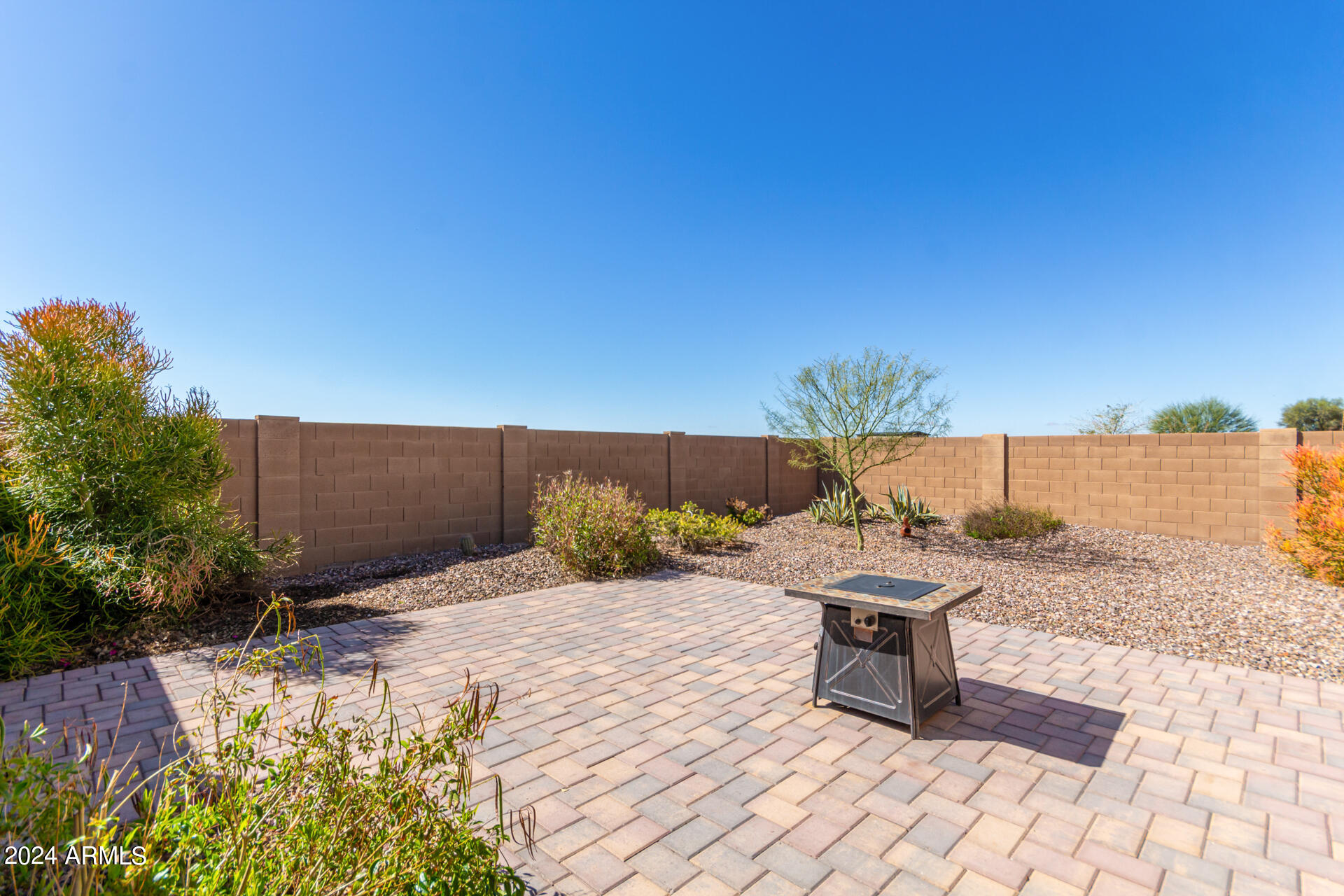 7561 West Springfield Way Florence, AZ 85132 - Photo 3 of 38 33 - Springfield 7561