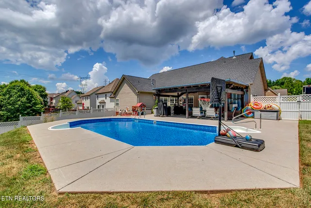 $589,000 | 9328 Ivywood Lane, Knoxville, TN 37931